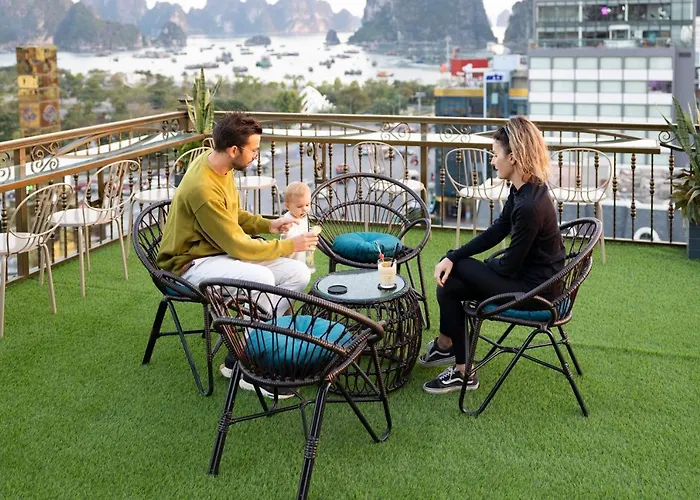 Diamond Luxury Khách sạn Hạ Long